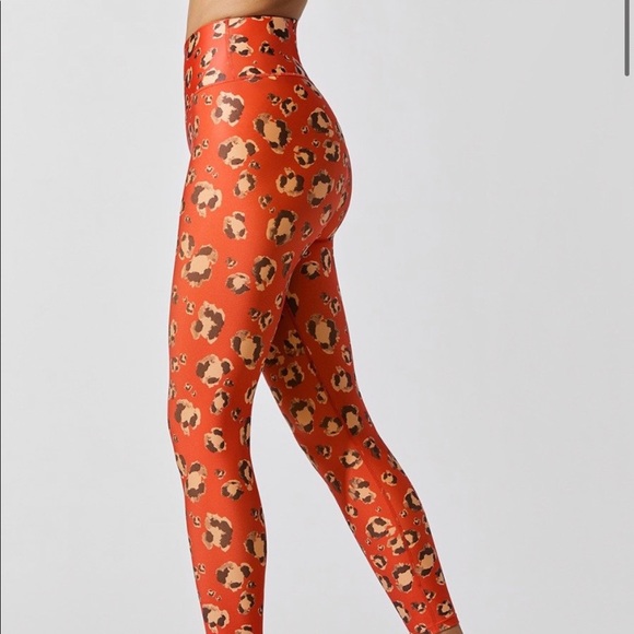 Carbon38 Printed Leopard 7/8 High Rise Leggings - Picture 2 of 9